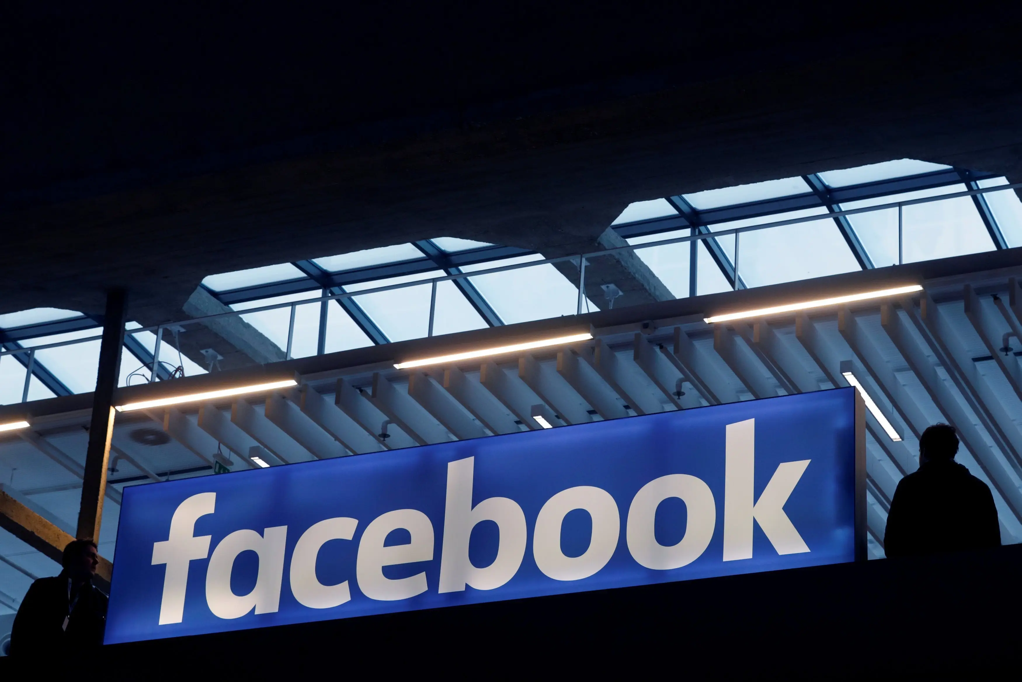 一台电脑能登录两个Facebook账号吗？